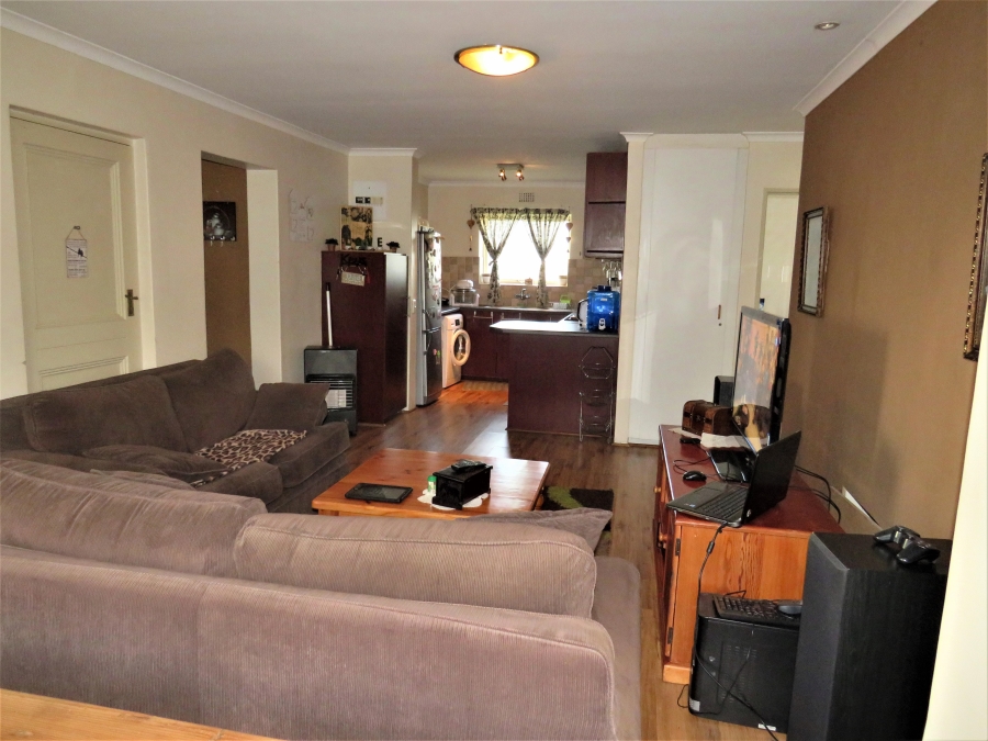 To Let 2 Bedroom Property for Rent in Greenways Golf Estate Western Cape